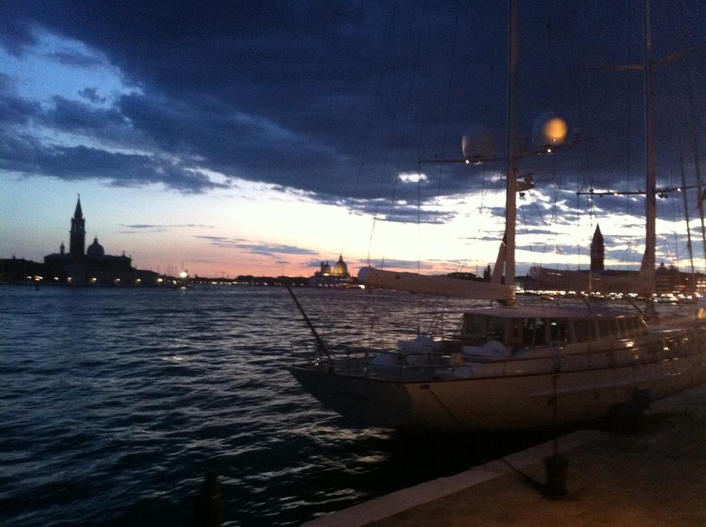 Marinaressa Biennale Terrazza Apartment Venice Exterior photo